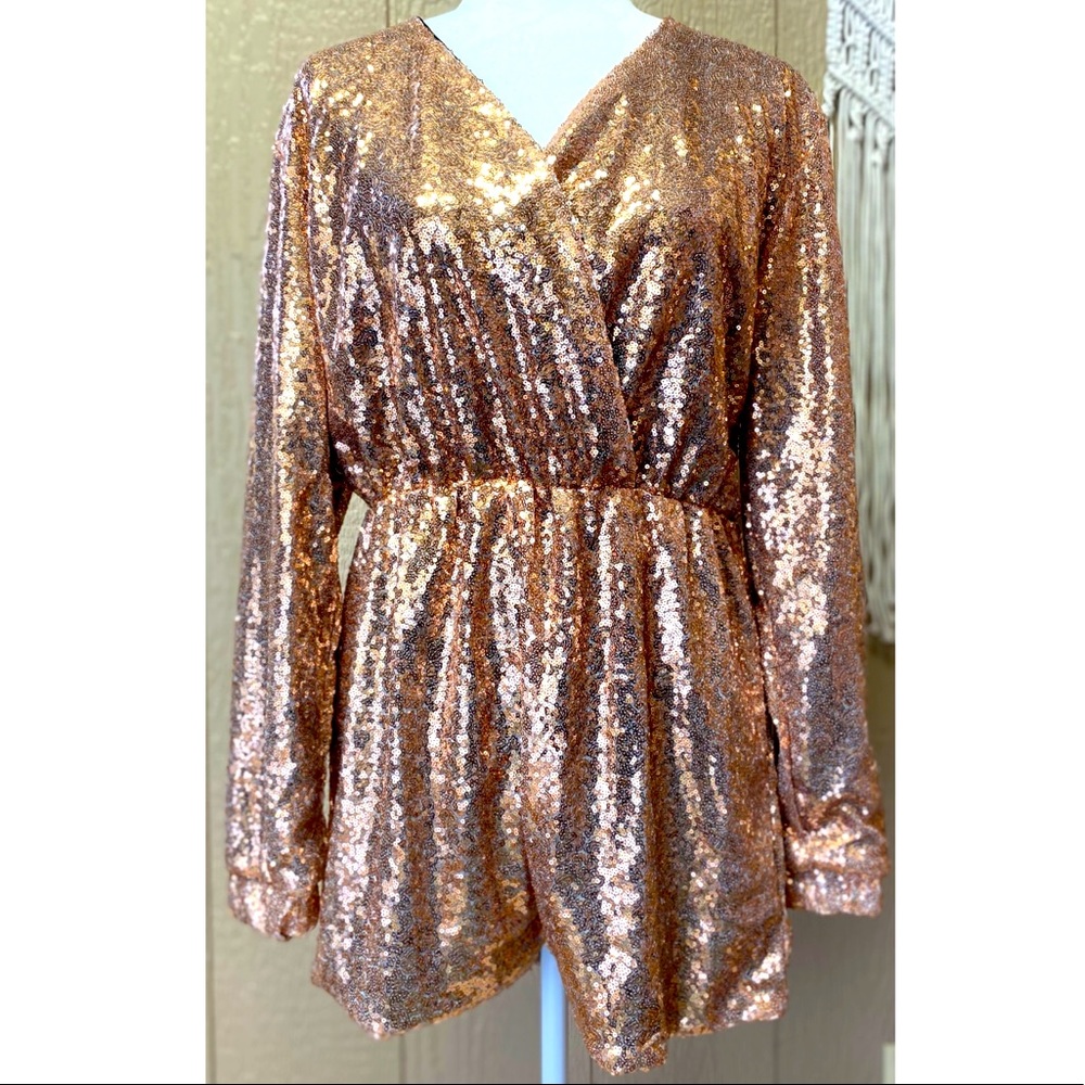 Haoduoyi Gold sequin romper NWT